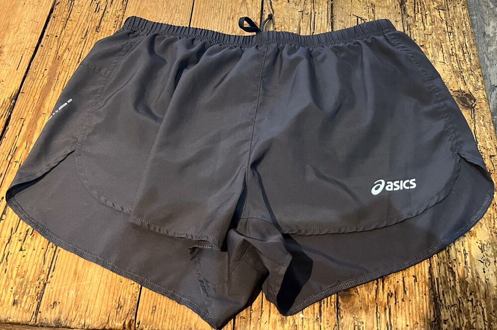 Oasics Womens Size XL Grey Activewear Shorts NWOT